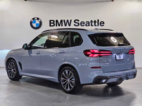 New 2026 BMW X5 xDrive50e w/ M Sport Package AWD/4WD image 4