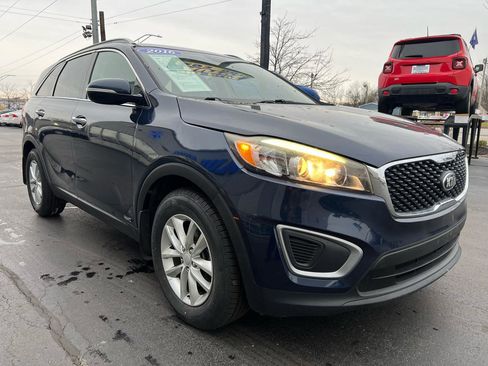 Used 2016 Kia Sorento LX w/ LX Convenience Package image 8