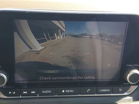 Used 2023 Nissan Rogue SV image 5