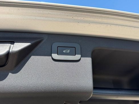 New 2026 Land Rover Discovery Sport Landmark AWD/4WD image 6