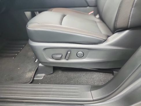 New 2026 Nissan Pathfinder SL w/ SL Premium Package FWD image 20