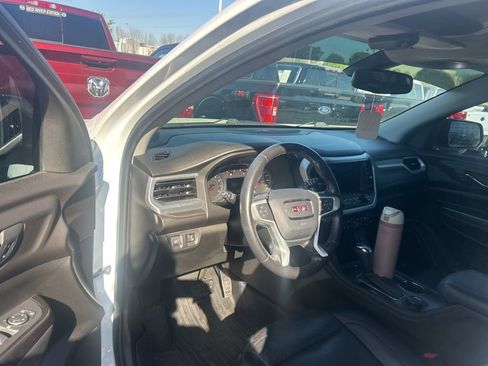 Used 2019 GMC Acadia SLT w/ Black Edition image 9