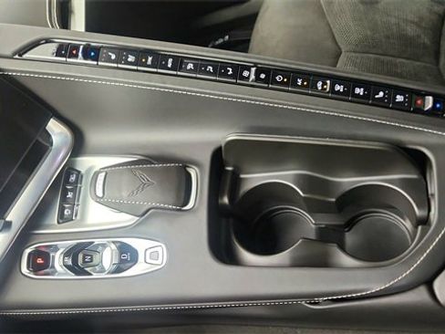 Used 2022 Chevrolet Corvette Stingray Premium Conv w/ Z51 Performance Package image 48