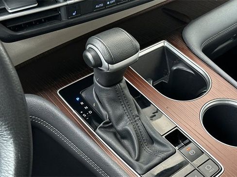 Used 2024 Toyota Sienna XLE image 24