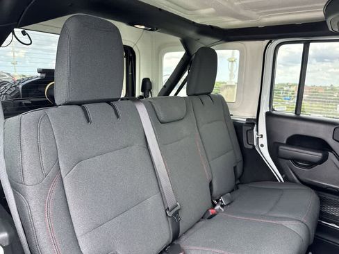 Used 2026 Jeep Wrangler Unlimited Rubicon AWD/4WD image 25