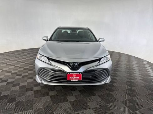 Used 2020 Toyota Camry XLE FWD image 2