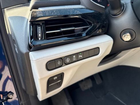 Used 2024 Acura MDX SH-AWD w/ Technology Package image 19