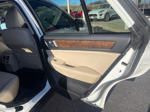 Used 2016 Subaru Outback 2.5i Limited image 18