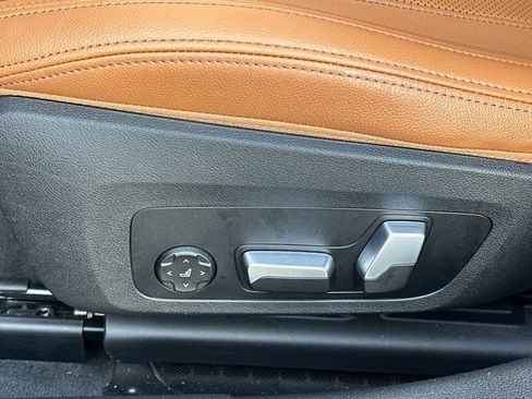 Used 2022 BMW 330e w/ Driving Assistance Package image 14