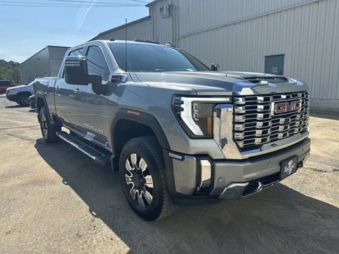 Used 2024 GMC Sierra 2500 Denali w/ Denali Reserve Package AWD/4WD image 11
