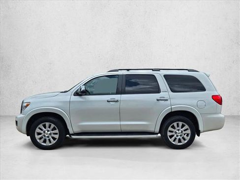Used 2017 Toyota Sequoia Platinum AWD/4WD image 9