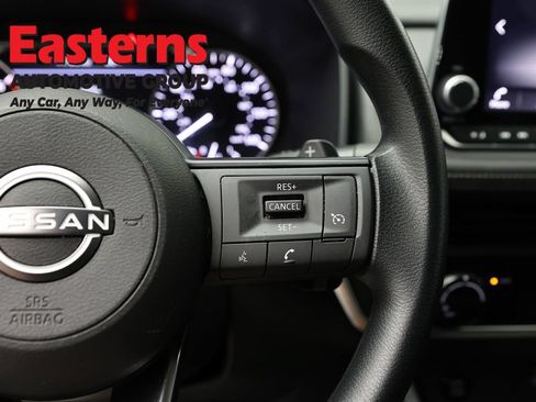 Used 2024 Nissan Rogue S AWD/4WD image 16