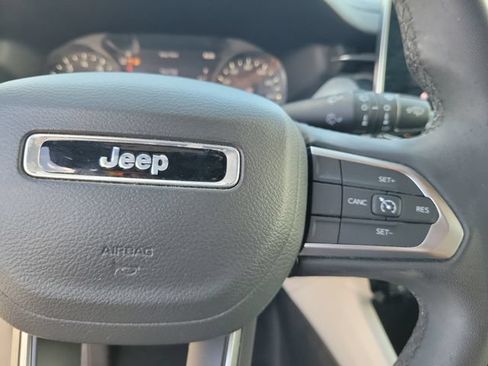 Used 2024 Jeep Compass Latitude AWD/4WD image 30