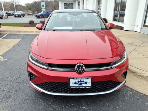 New 2026 Volkswagen Jetta SE FWD image 2