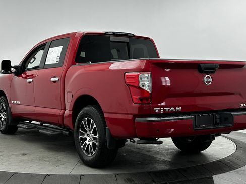 Used 2021 Nissan Titan SV w/ SV Convenience Package image 6