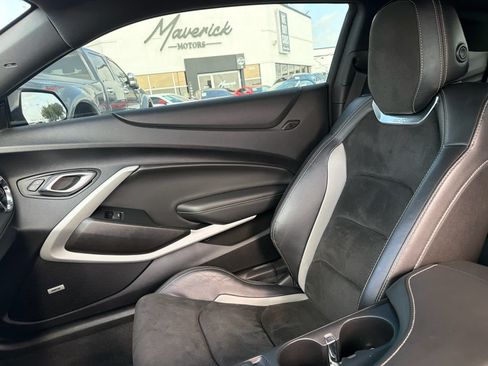 Used 2021 Chevrolet Camaro LT w/ RS Package RWD image 9