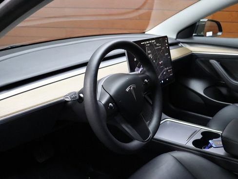 Used 2023 Tesla Model 3 Standard Range image 24