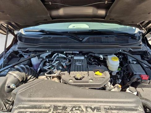 New 2026 RAM 2500 Laramie AWD/4WD image 16