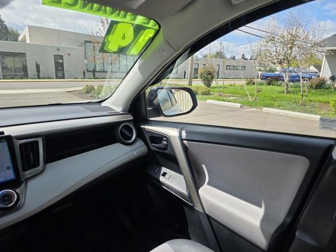 Used 2014 Toyota RAV4 LE image 11