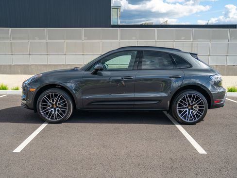 Certified 2026 Porsche Macan AWD/4WD image 2