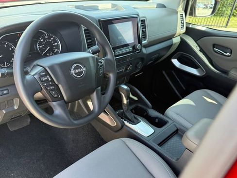Used 2022 Nissan Frontier SV RWD image 9