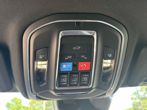 New 2026 Jeep Grand Cherokee Limited w/ Limited Altitude Package AWD/4WD image 23