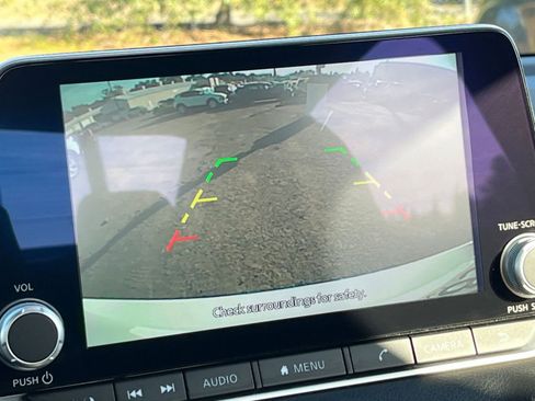 Used 2024 Nissan Sentra SV image 17