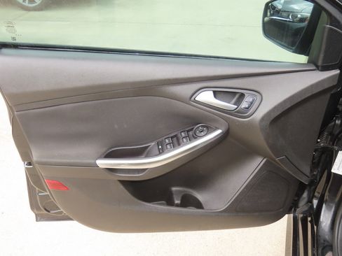 Used 2015 Ford Focus ST FWD image 24