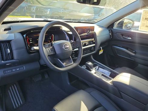 New 2026 Nissan Pathfinder SL FWD image 7