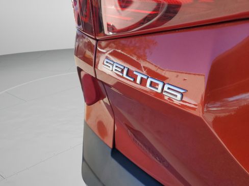 Certified 2023 Kia Seltos S w/ Navigation Package image 29