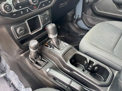 Used 2024 Jeep Wrangler Unlimited Sport AWD/4WD image 23