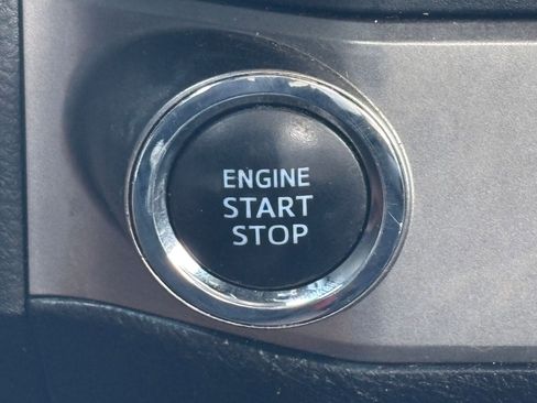 Used 2017 Toyota Tacoma Limited image 20