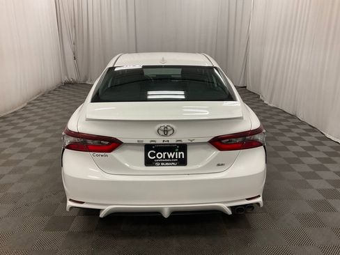Used 2024 Toyota Camry SE image 5