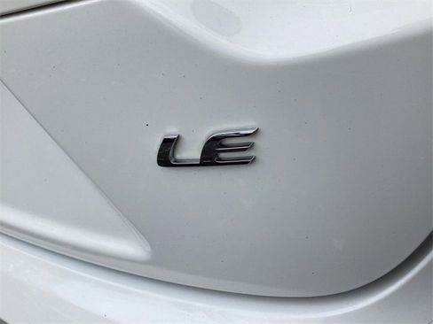 Used 2021 Toyota Corolla LE image 25