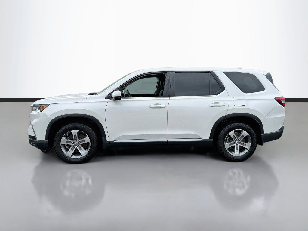 Used 2025 Honda Pilot EX-L image 9