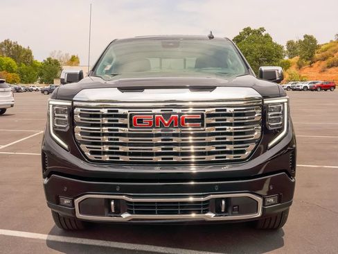 New 2026 GMC Sierra 1500 Denali w/ Denali Reserve Package AWD/4WD image 4