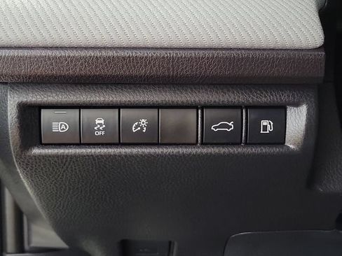 Used 2025 Toyota Camry SE FWD image 23