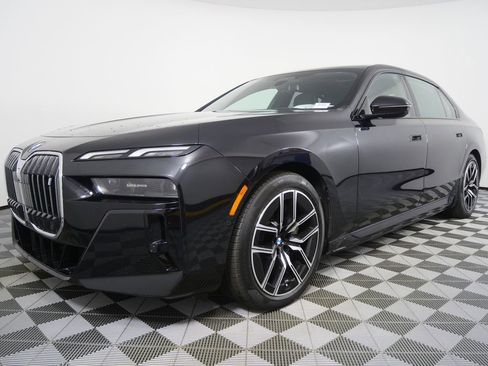 Certified 2023 BMW i7 xDrive60 image 7