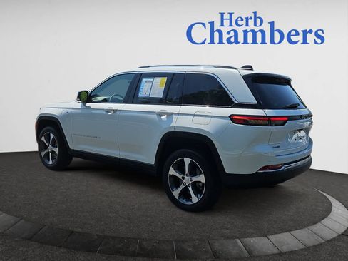 Used 2023 Jeep Grand Cherokee 4WD 4xe image 3