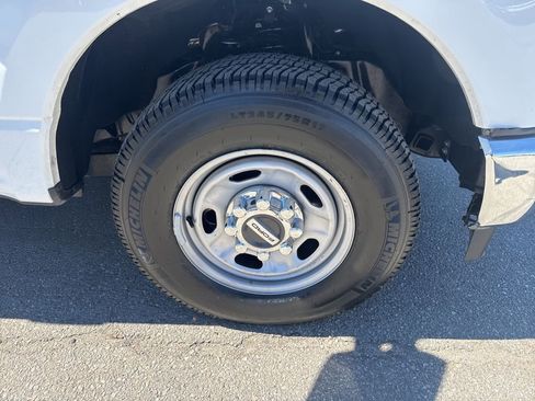 Certified 2023 Ford F250 XL w/ XL Chrome Package image 3