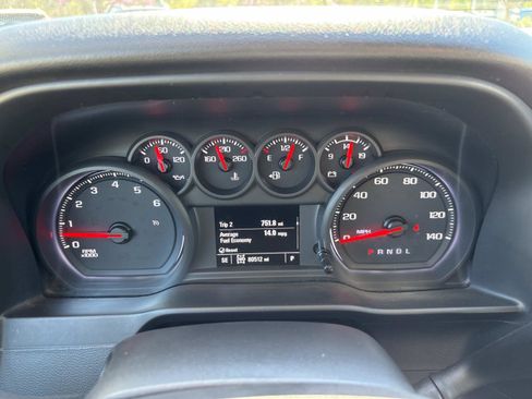 Used 2020 Chevrolet Silverado 2500 Custom w/ Custom Value Package image 18