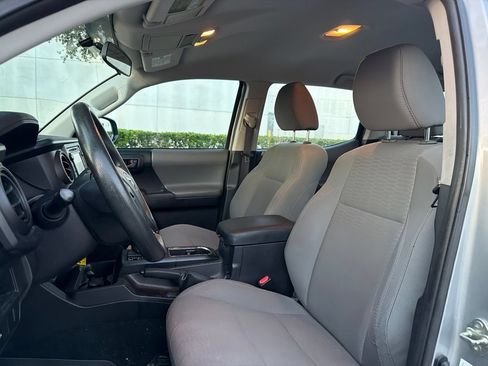 Used 2016 Toyota Tacoma SR w/ Towing Package AWD/4WD image 6