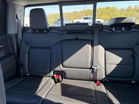 Used 2023 GMC Sierra 1500 SLT w/ SLT Premium Package image 37