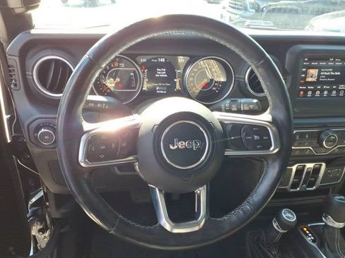 Used 2018 Jeep Wrangler Unlimited Sahara w/ Dual Top Group AWD/4WD image 7