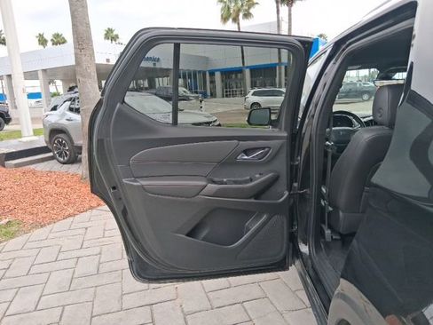 Used 2023 Chevrolet Traverse RS w/ LPO, Floor Liner Package FWD image 18
