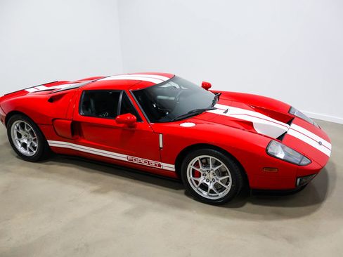 Used 2006 Ford GT RWD image 69