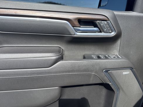 Used 2023 GMC Sierra 1500 SLT w/ SLT Premium Package image 17