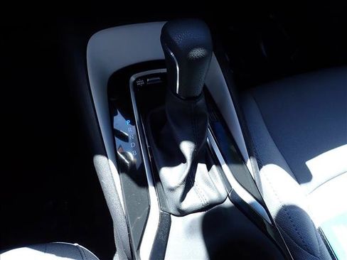 Used 2025 Toyota Corolla SE FWD image 16