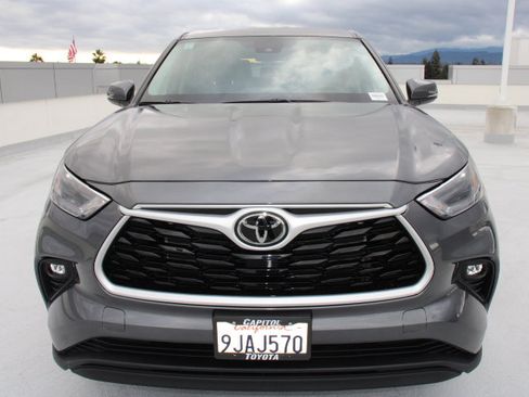 Certified 2023 Toyota Highlander LE image 7