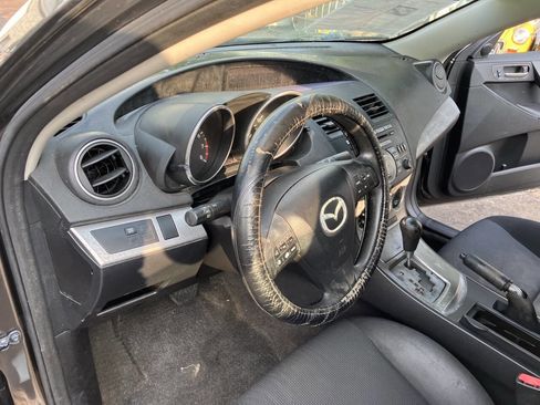 Used 2010 MAZDA MAZDA3 i Touring FWD image 21